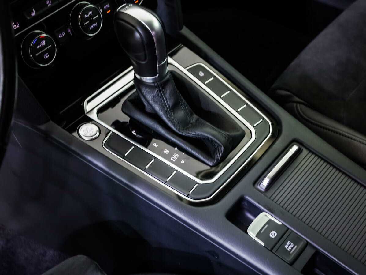 Volkswagen Passat с пробегом — 2017 год. Фото: #14