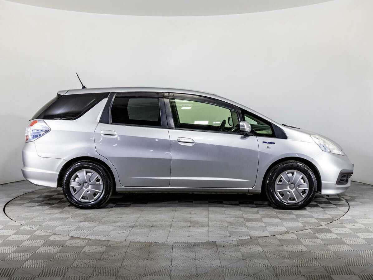 Honda Fit Shuttle с пробегом — 2013 год. Фото: #3