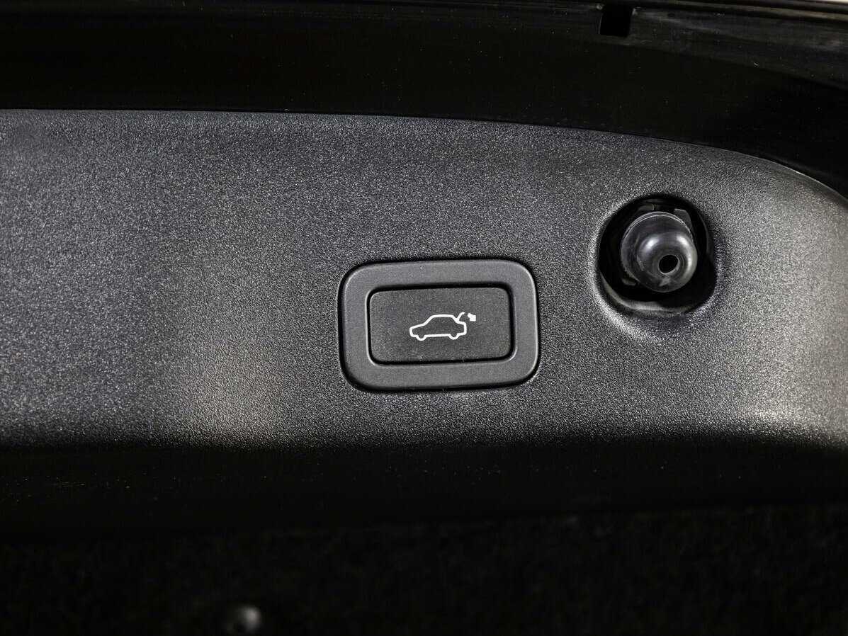 Jaguar XJ с пробегом — 2013 год. Фото: #28