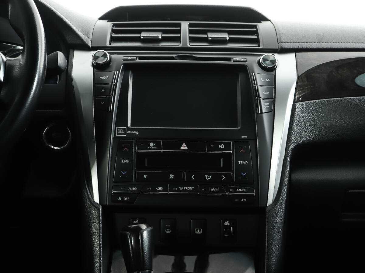 Toyota Camry с пробегом — 2015 год. Фото: #10