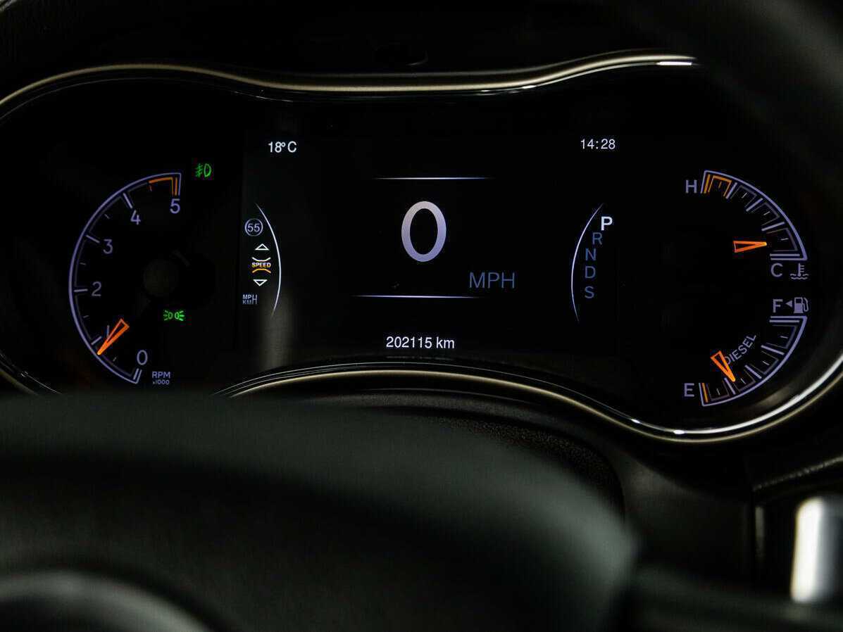 Jeep Grand Cherokee с пробегом — 2013 год. Фото: #11