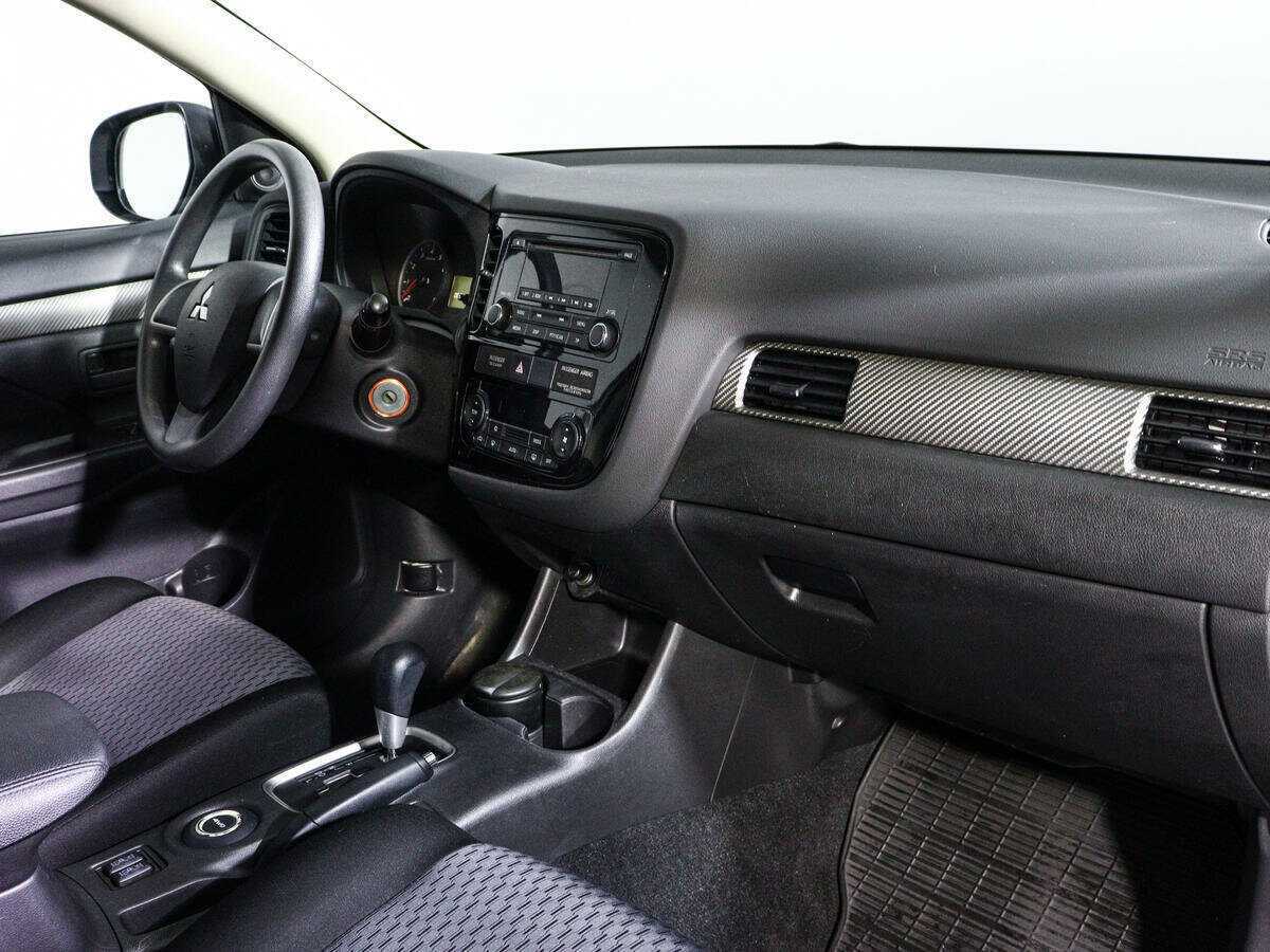 Mitsubishi Outlander с пробегом — 2013 год. Фото: #8