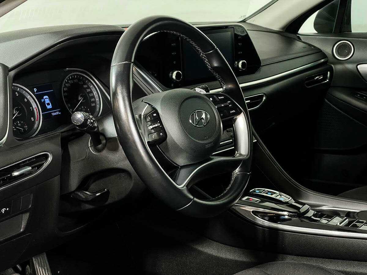 Hyundai Sonata с пробегом — 2021 год. Фото: #12