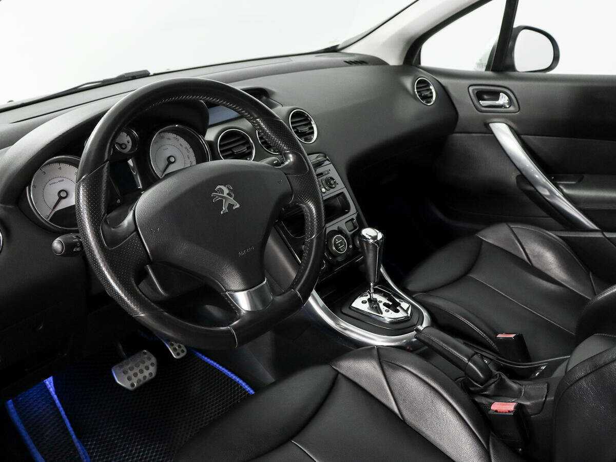 Peugeot 308 с пробегом — 2012 год. Фото: #9