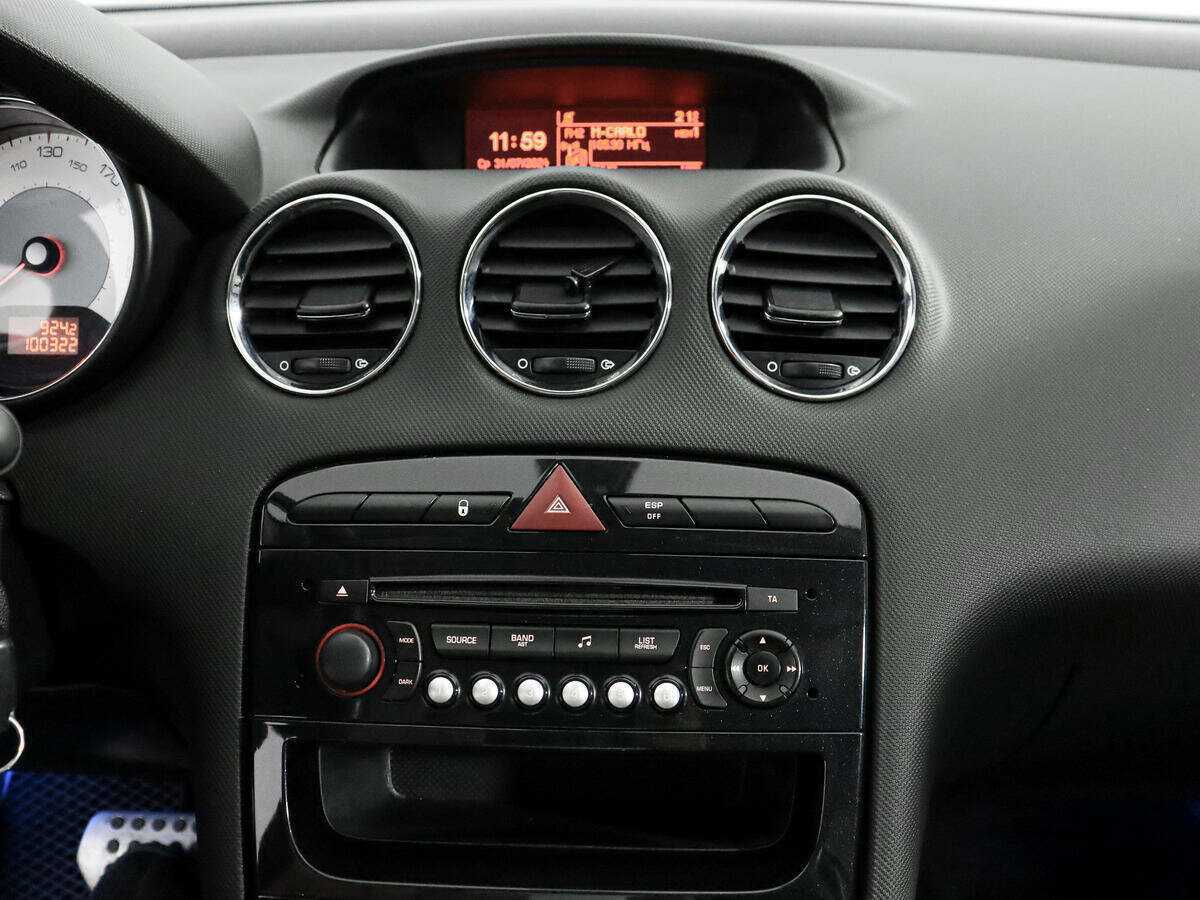 Peugeot 308 с пробегом — 2012 год. Фото: #15