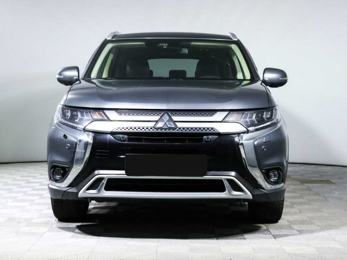 Mitsubishi Outlander с пробегом — 2020 год. Фото: #1