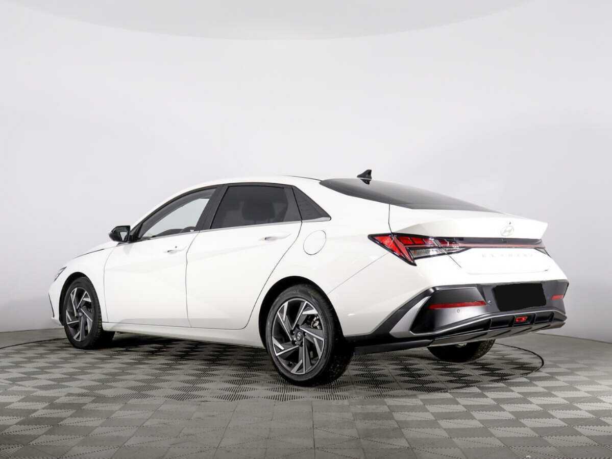 Hyundai Elantra с пробегом — 2024 год. Фото: #6