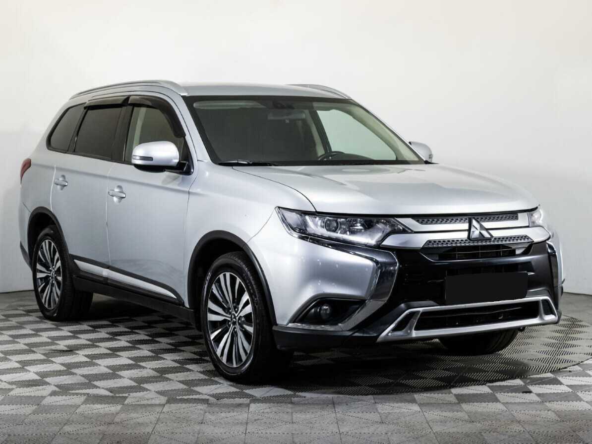 Mitsubishi Outlander с пробегом — 2019 год. Фото: #2