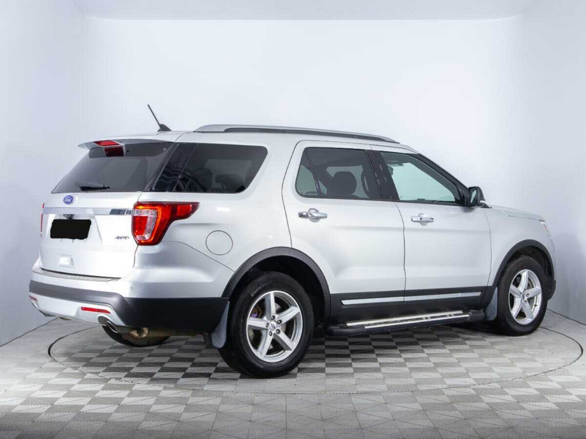 Ford Explorer с пробегом — 2017 год. Фото: #4
