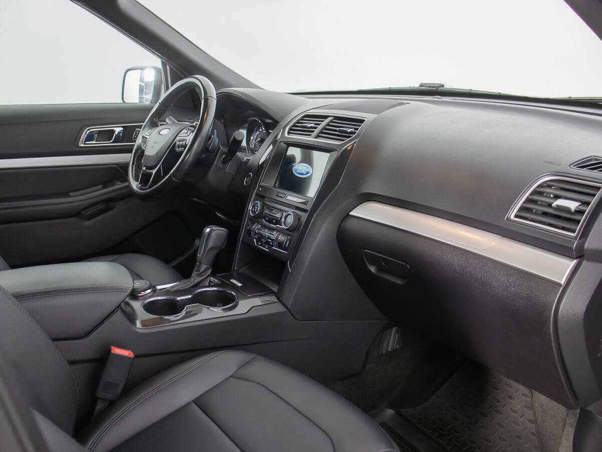 Ford Explorer с пробегом — 2017 год. Фото: #8