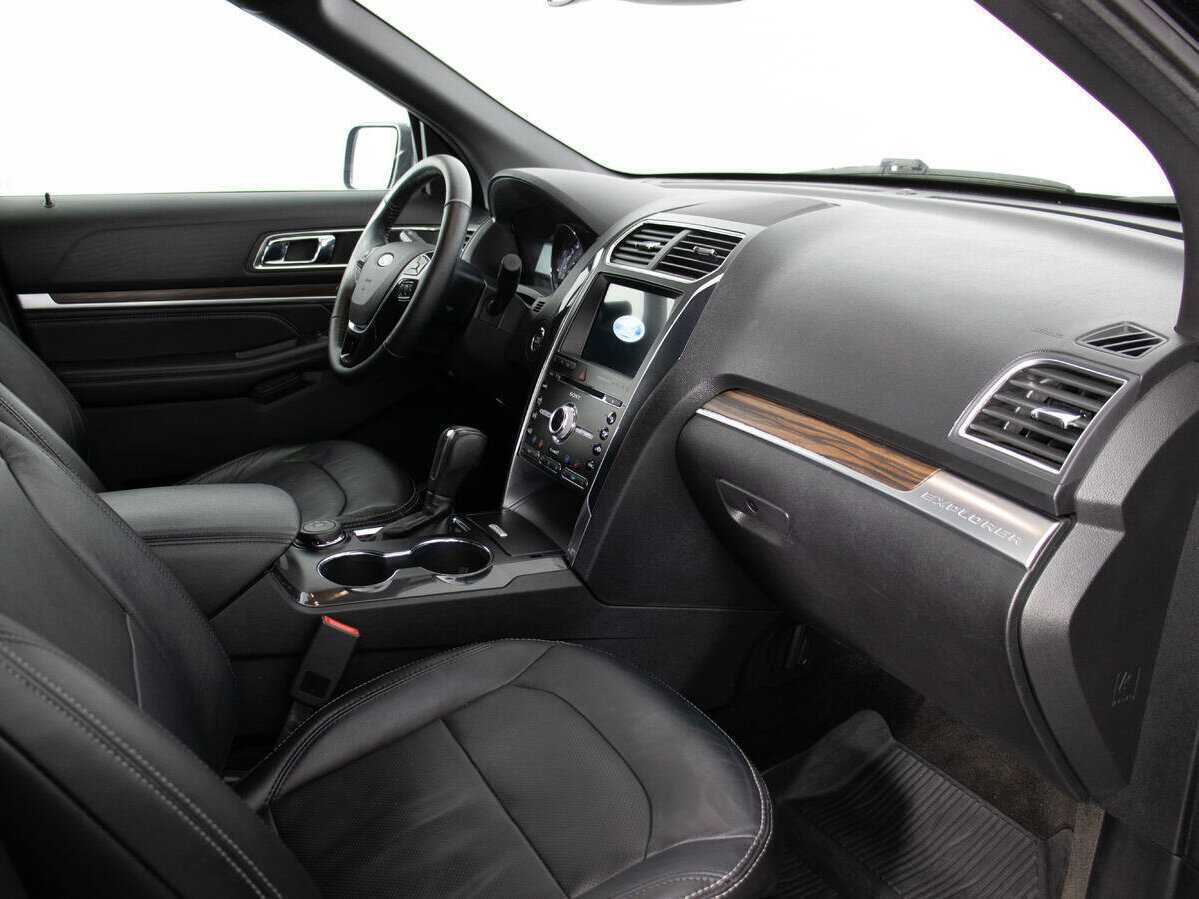 Ford Explorer с пробегом — 2018 год. Фото: #8