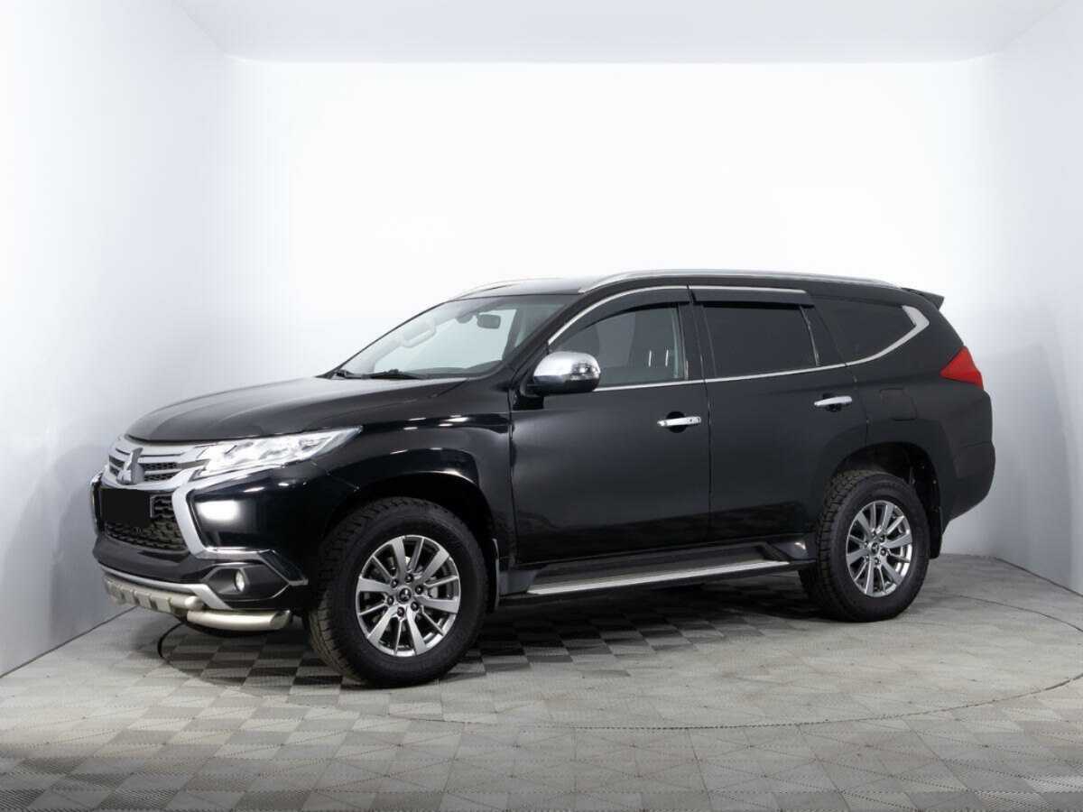 Mitsubishi Pajero Sport с пробегом — 2017 год. Фото: #8