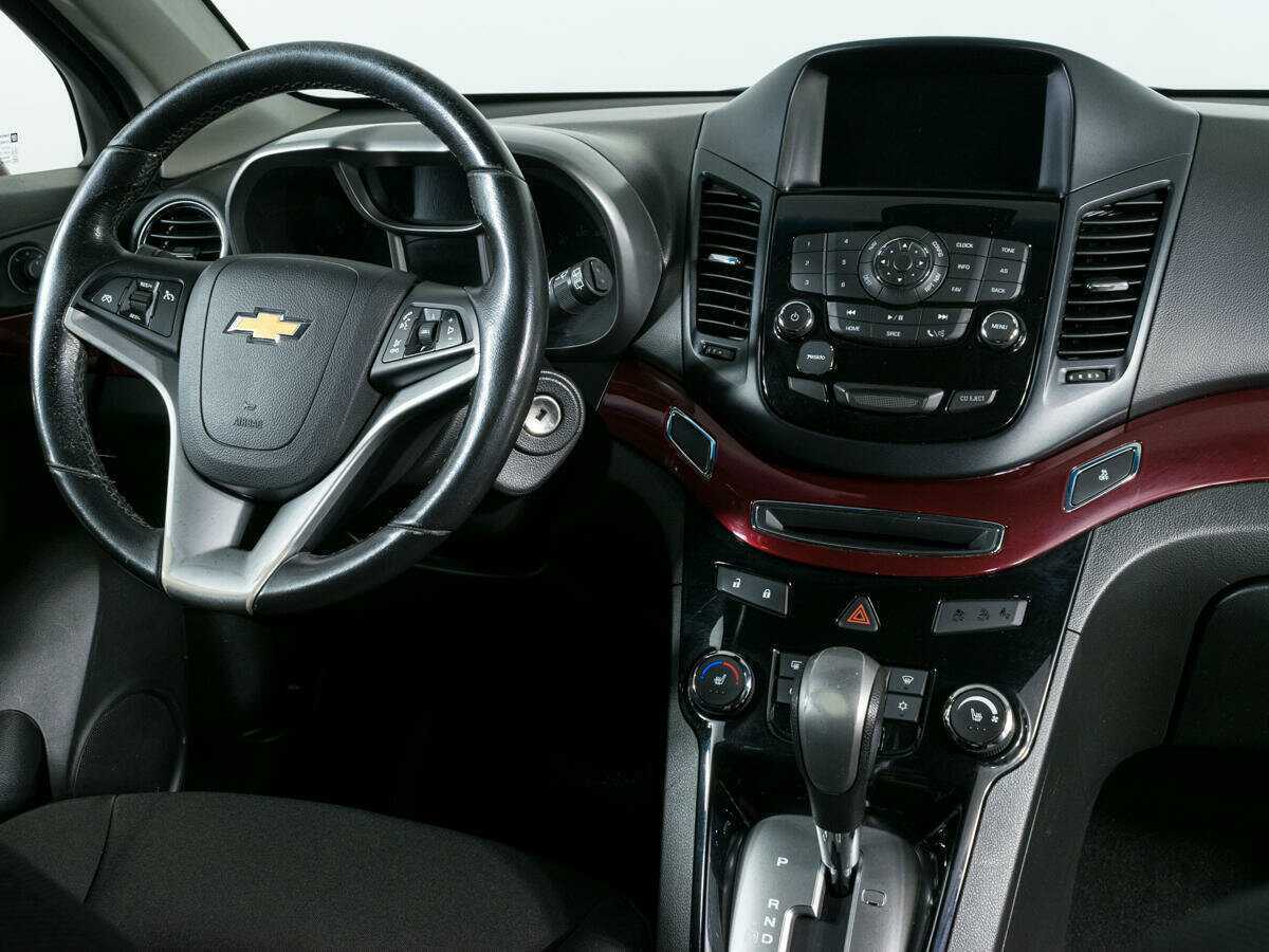Chevrolet Orlando с пробегом — 2014 год. Фото: #10