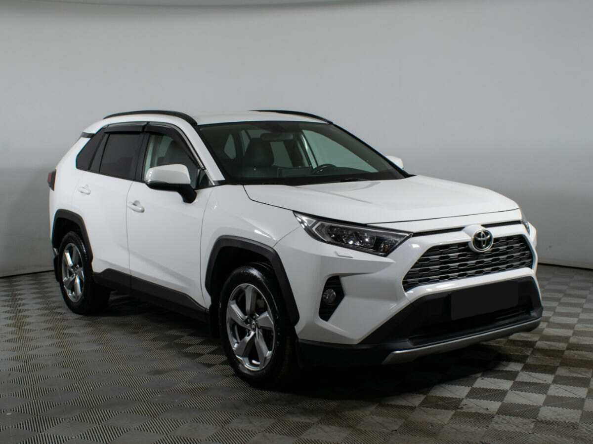 Toyota RAV4 с пробегом — 2020 год. Фото: #2