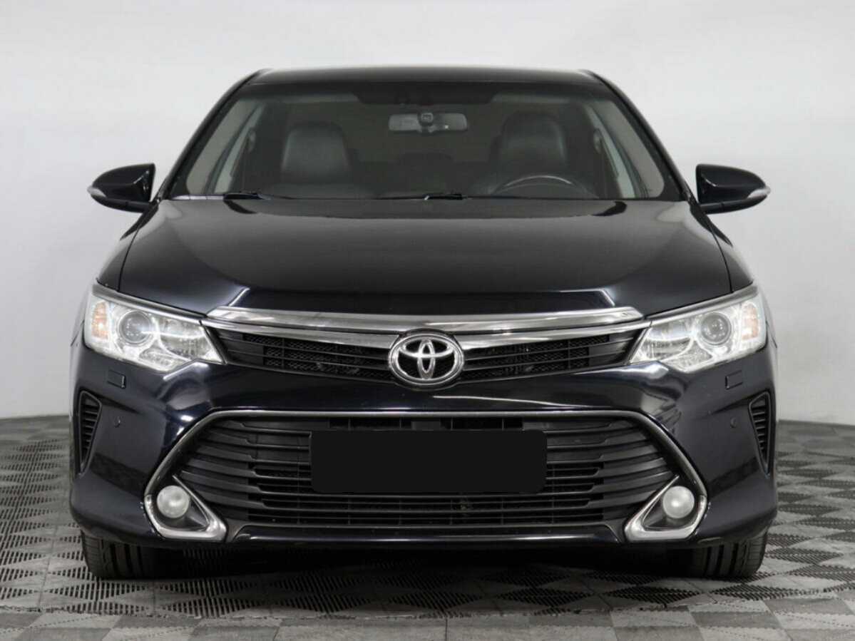 Toyota Camry с пробегом — 2017 год. Фото: #1