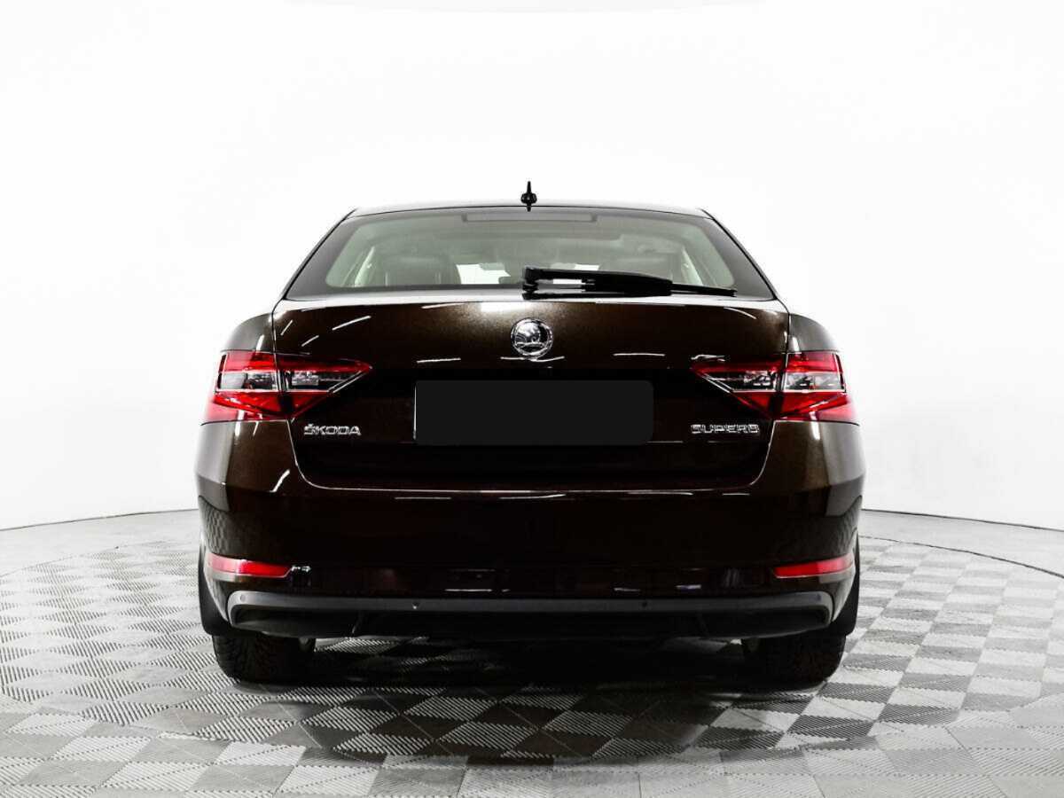 Skoda Superb с пробегом — 2016 год. Фото: #5