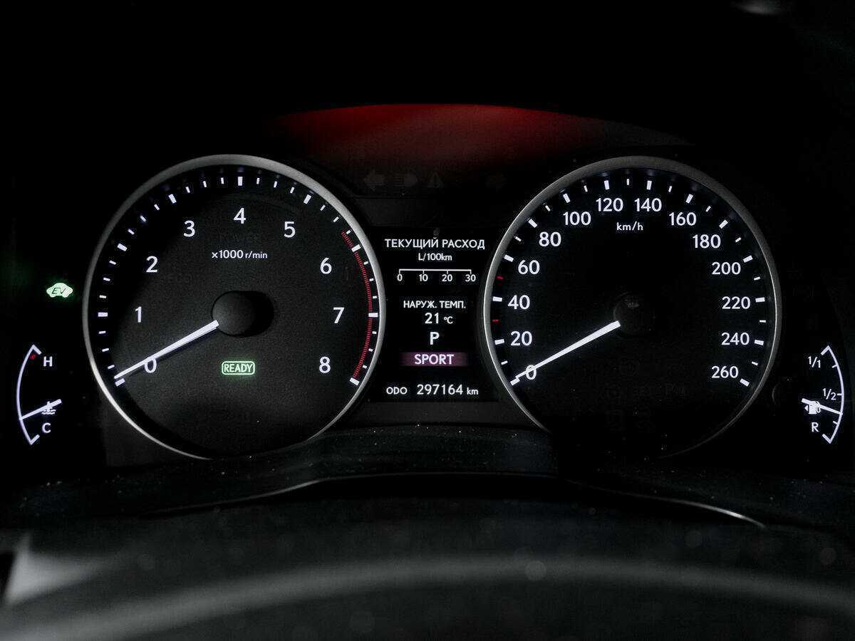 Lexus ES с пробегом — 2013 год. Фото: #10
