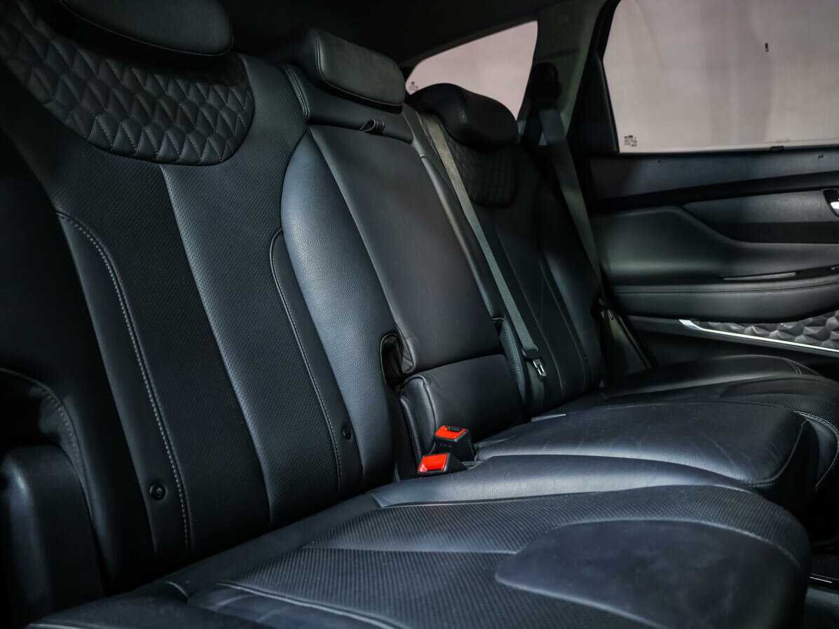 Hyundai Santa Fe с пробегом — 2018 год. Фото: #11