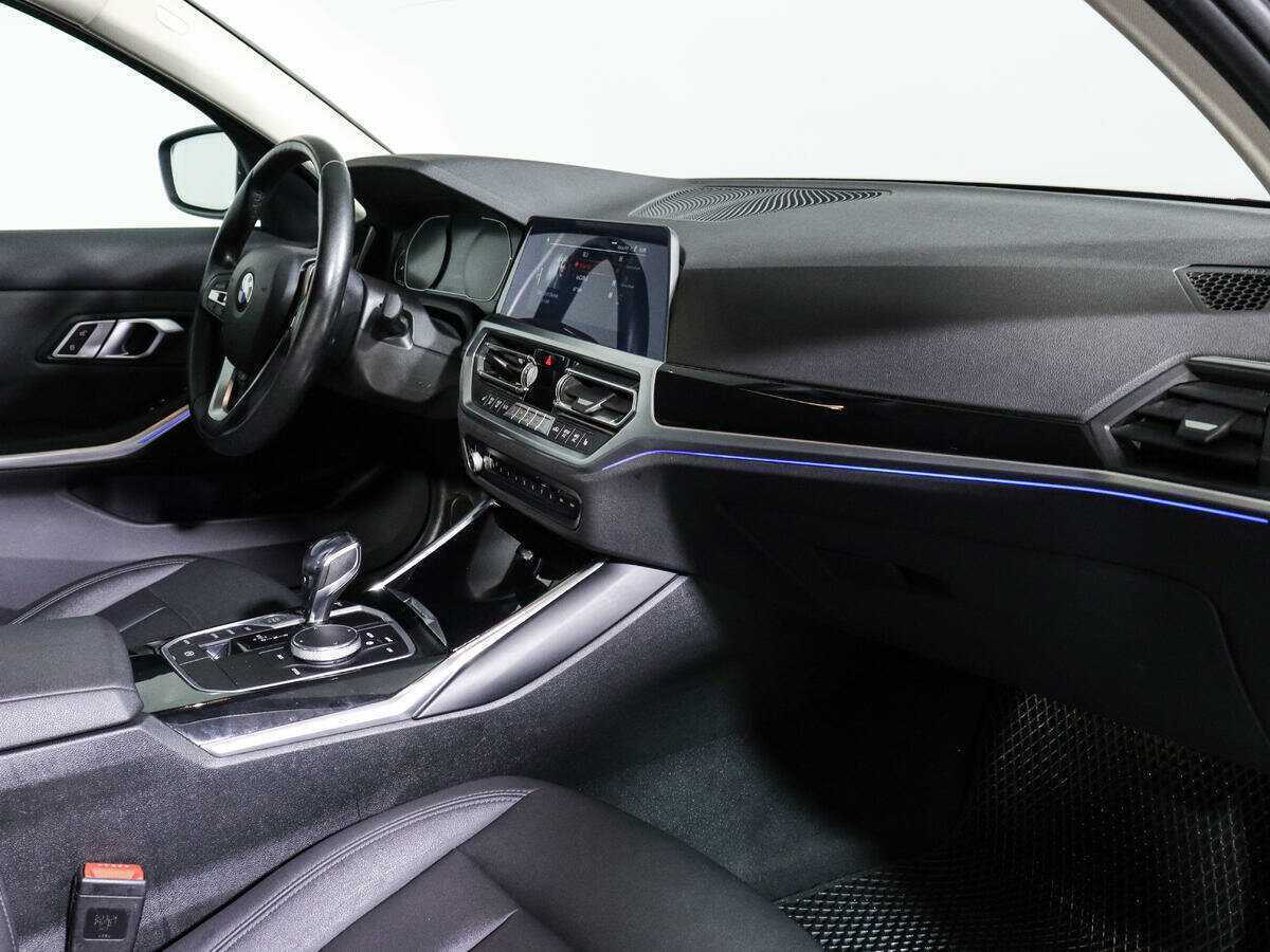 BMW 3 серии с пробегом — 2020 год. Фото: #8