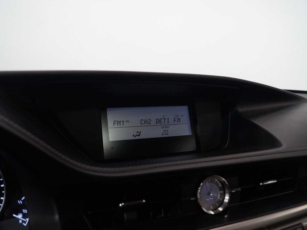 Lexus ES с пробегом — 2012 год. Фото: #15