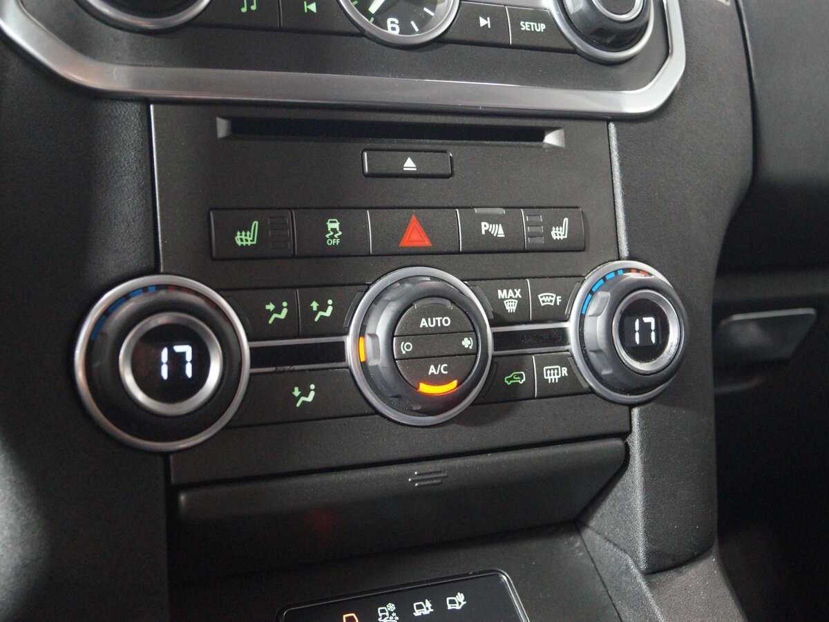 Land Rover Discovery с пробегом — 2015 год. Фото: #24