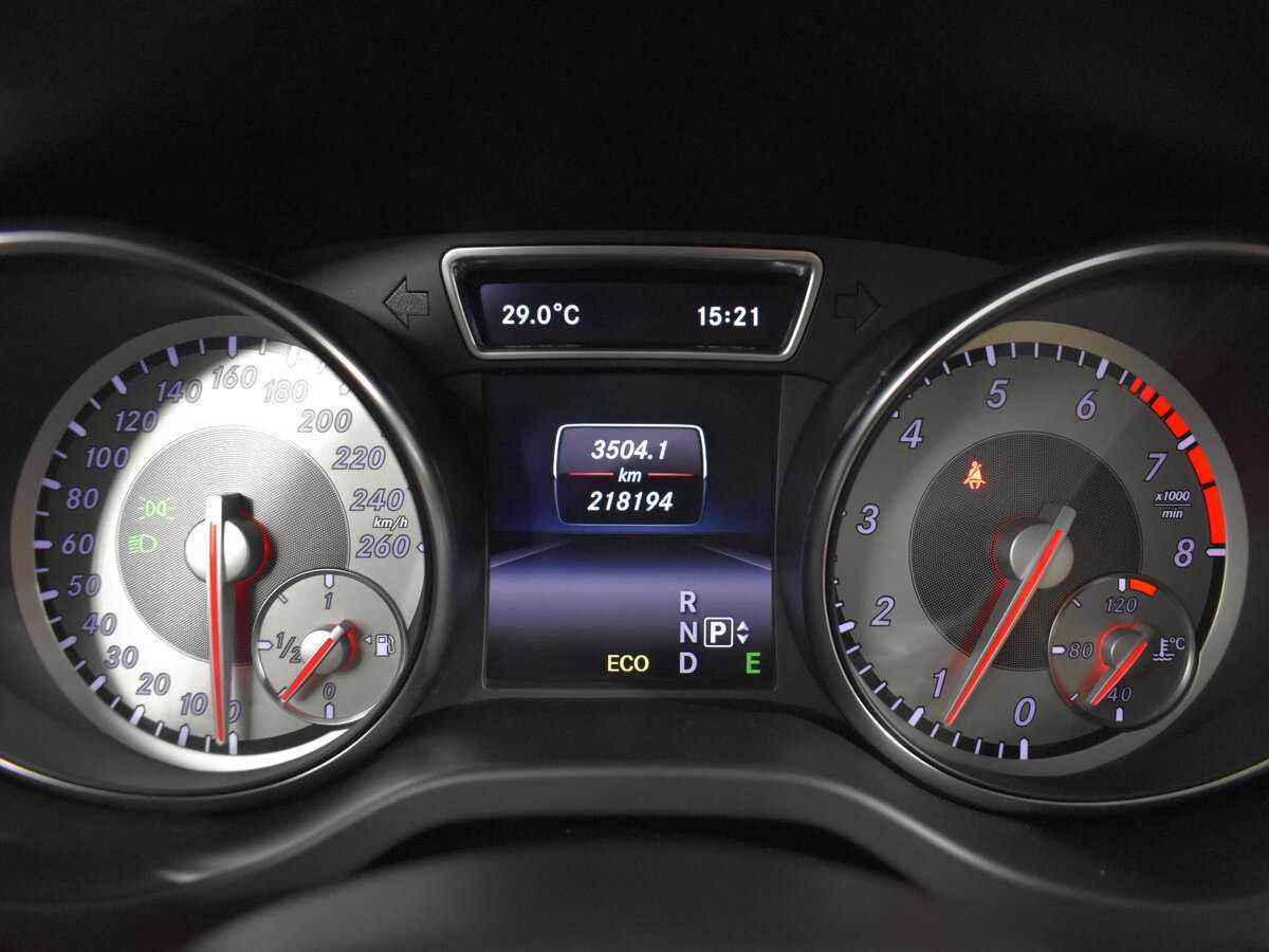 Mercedes-Benz CLA с пробегом — 2013 год. Фото: #12