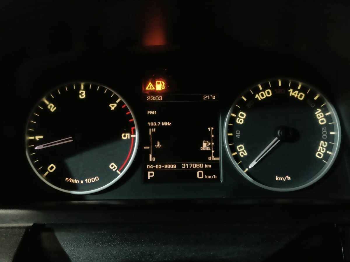 Land Rover Discovery с пробегом — 2013 год. Фото: #12