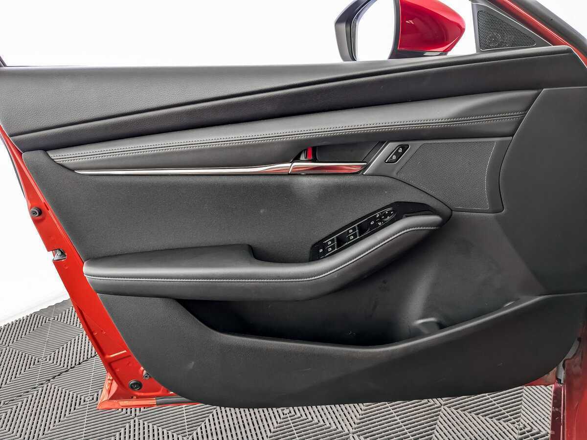 Mazda 3 с пробегом — 2019 год. Фото: #13