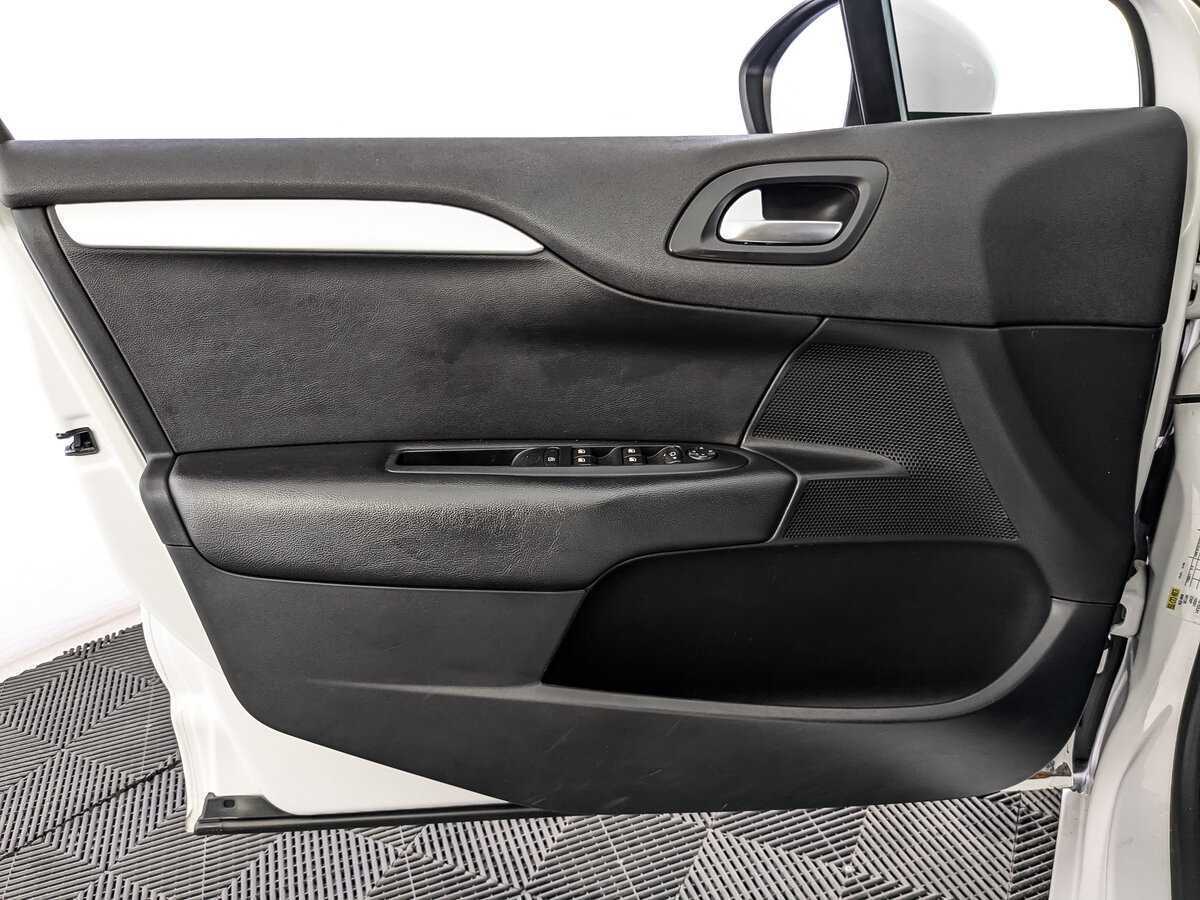 Citroen C4 с пробегом — 2014 год. Фото: #14