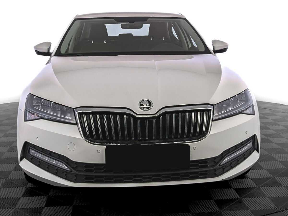 Skoda Superb с пробегом — 2021 год. Фото: #1