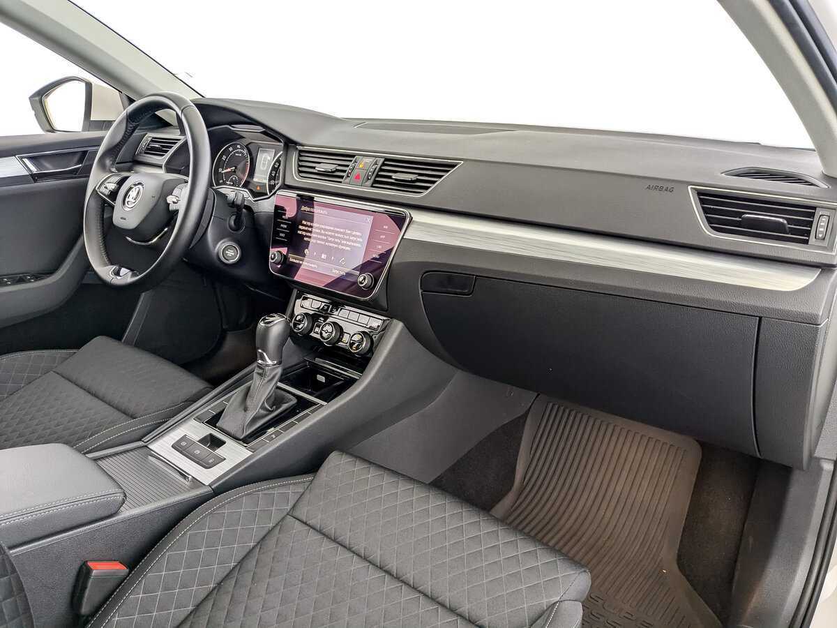 Skoda Superb с пробегом — 2021 год. Фото: #8