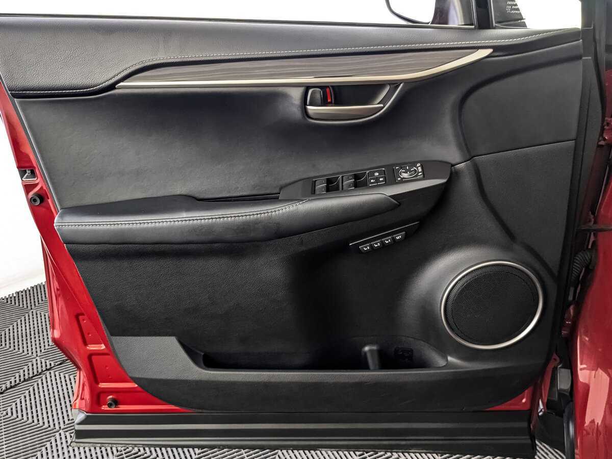 Lexus NX с пробегом — 2015 год. Фото: #14