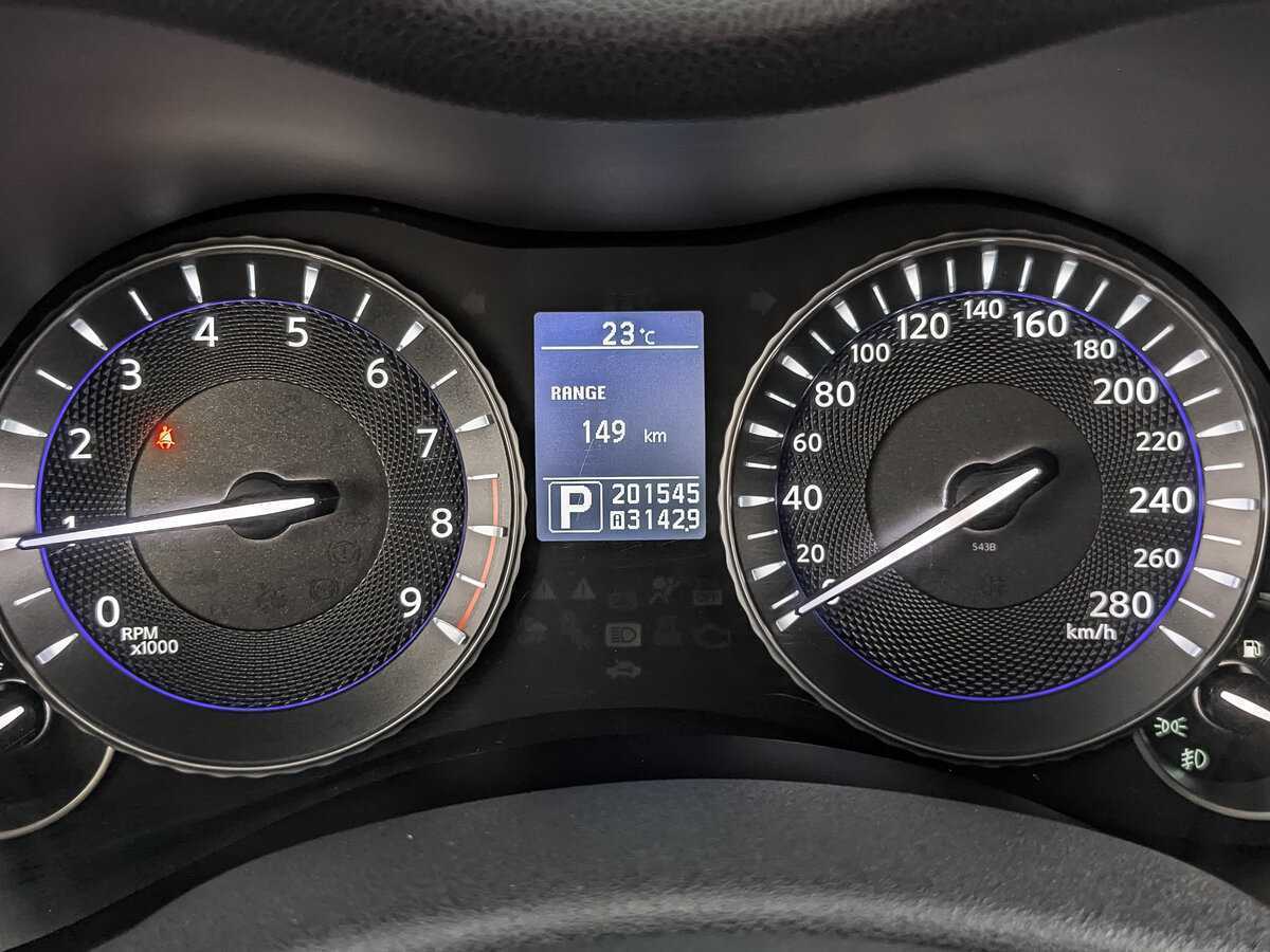 Infiniti Q70 с пробегом — 2014 год. Фото: #11