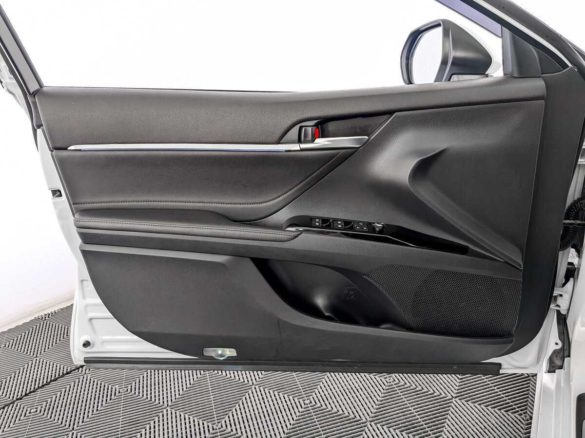 Toyota Camry с пробегом — 2021 год. Фото: #14