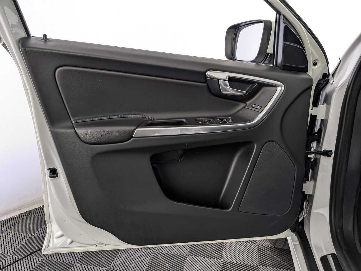 Volvo XC60 с пробегом — 2017 год. Фото: #14