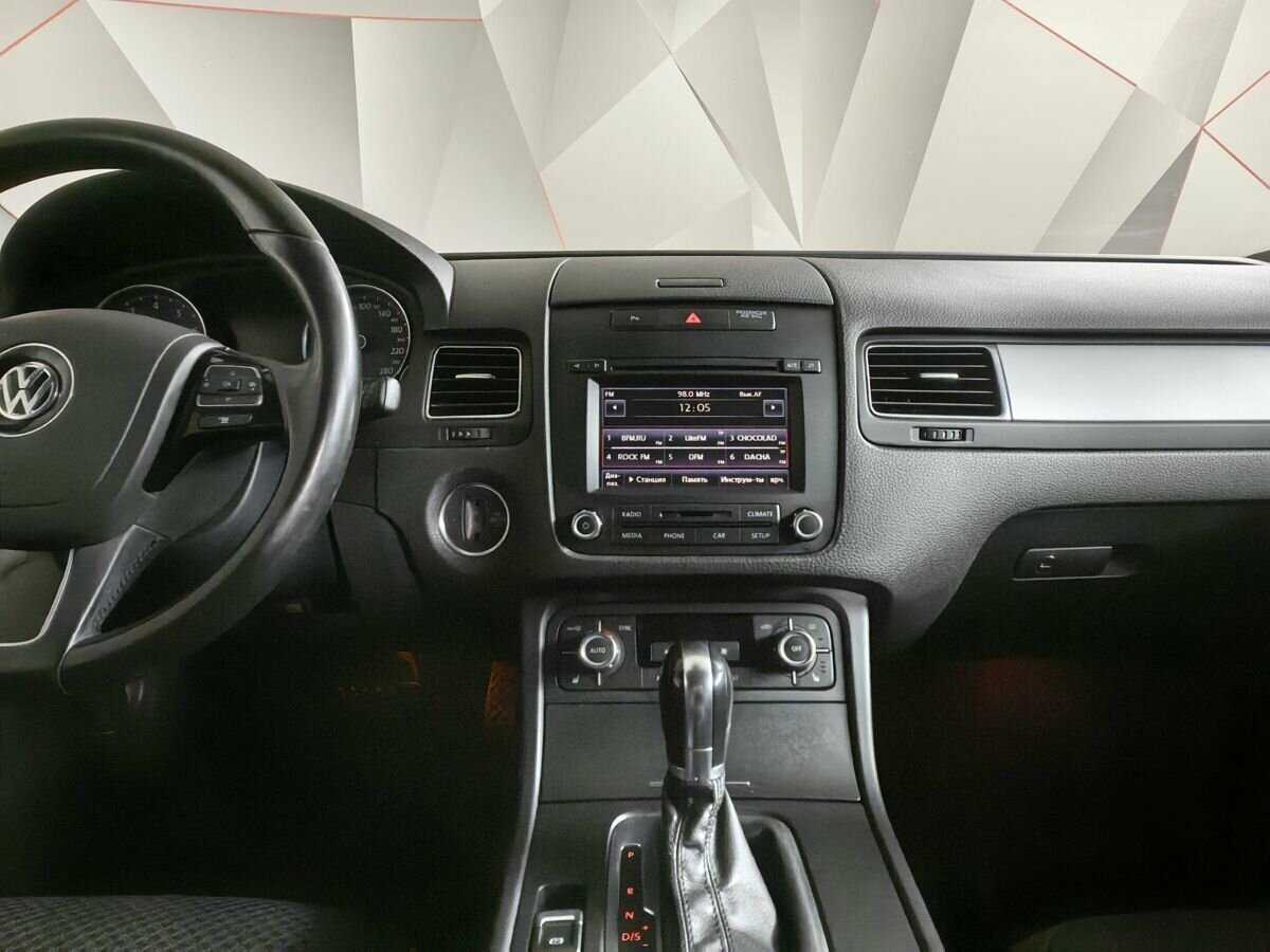 Volkswagen Touareg с пробегом — 2012 год. Фото: #9