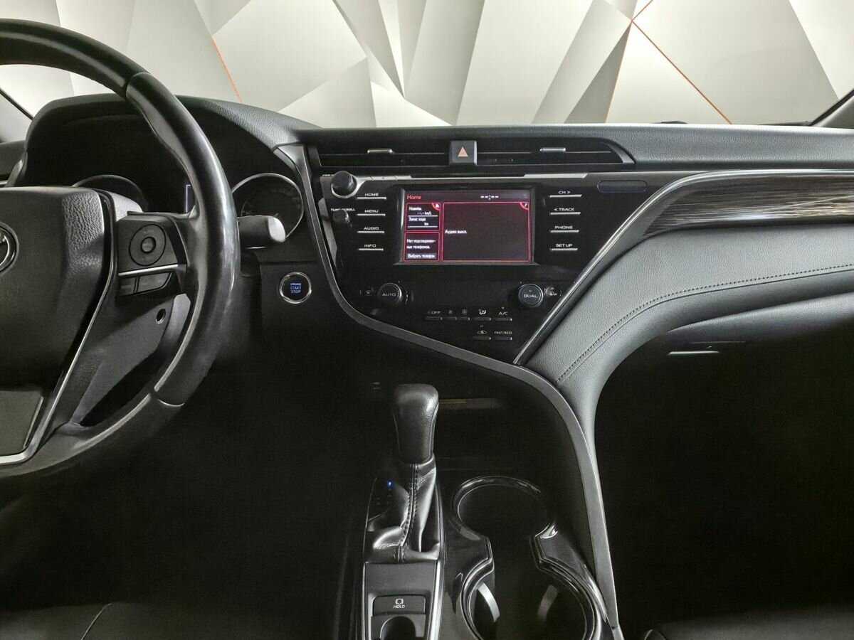 Toyota Camry с пробегом — 2019 год. Фото: #10