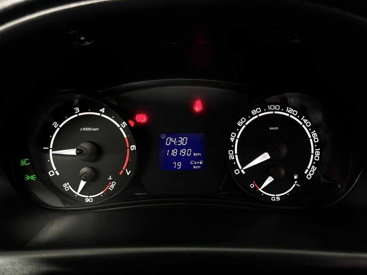 Lada (ВАЗ) Priora с пробегом — 2017 год. Фото: #10