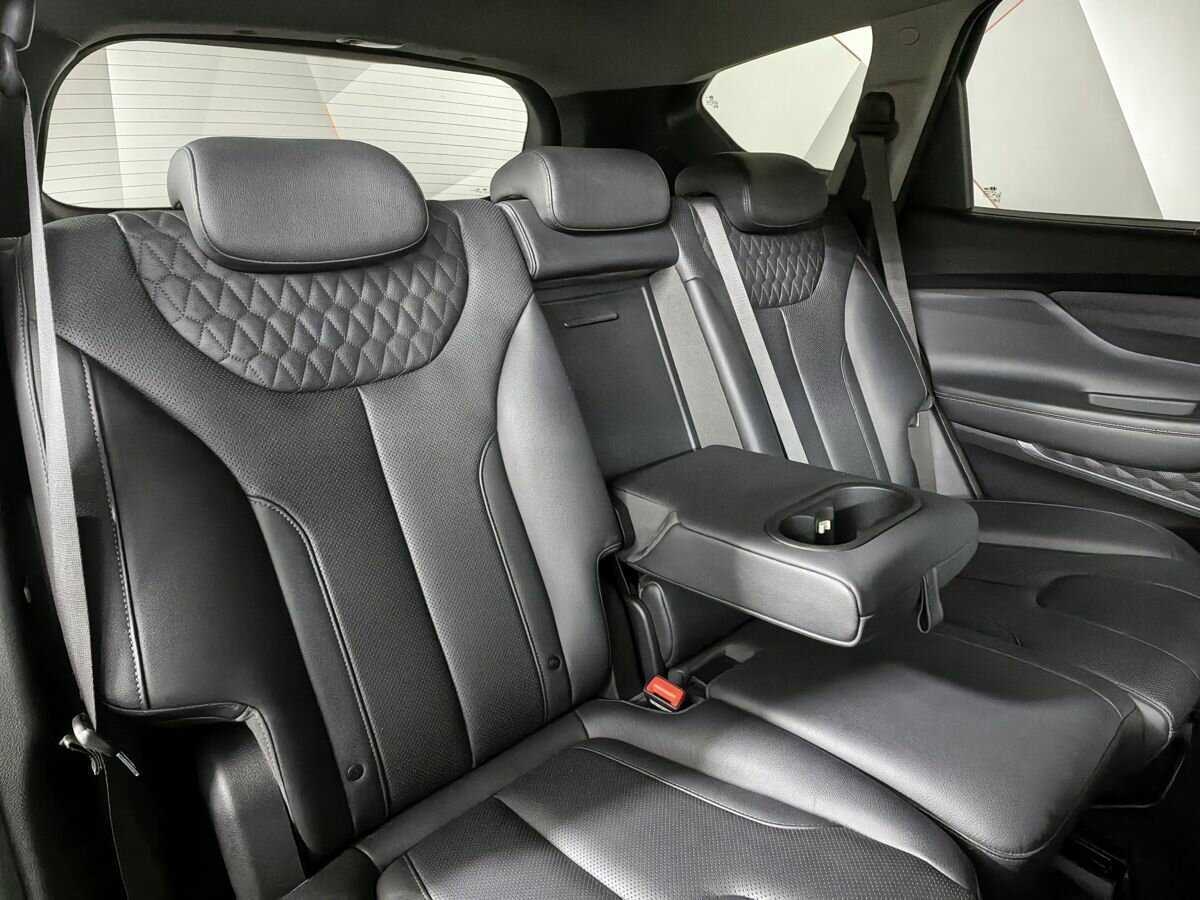 Hyundai Santa Fe с пробегом — 2018 год. Фото: #12