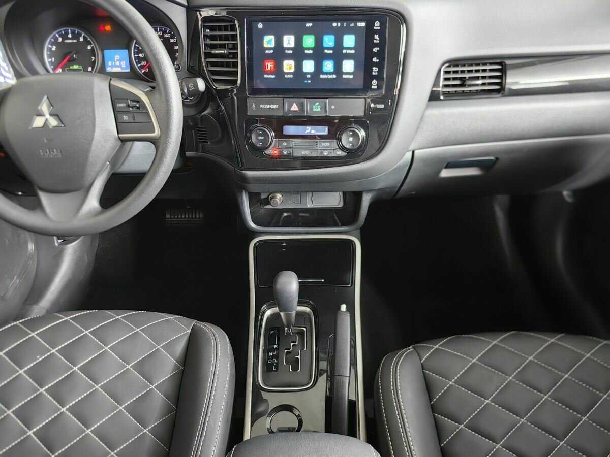 Mitsubishi Outlander с пробегом — 2022 год. Фото: #6