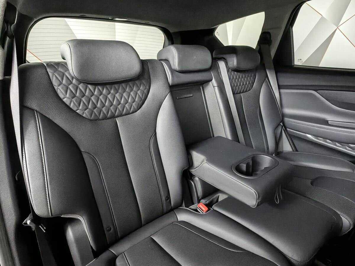 Hyundai Santa Fe с пробегом — 2019 год. Фото: #12