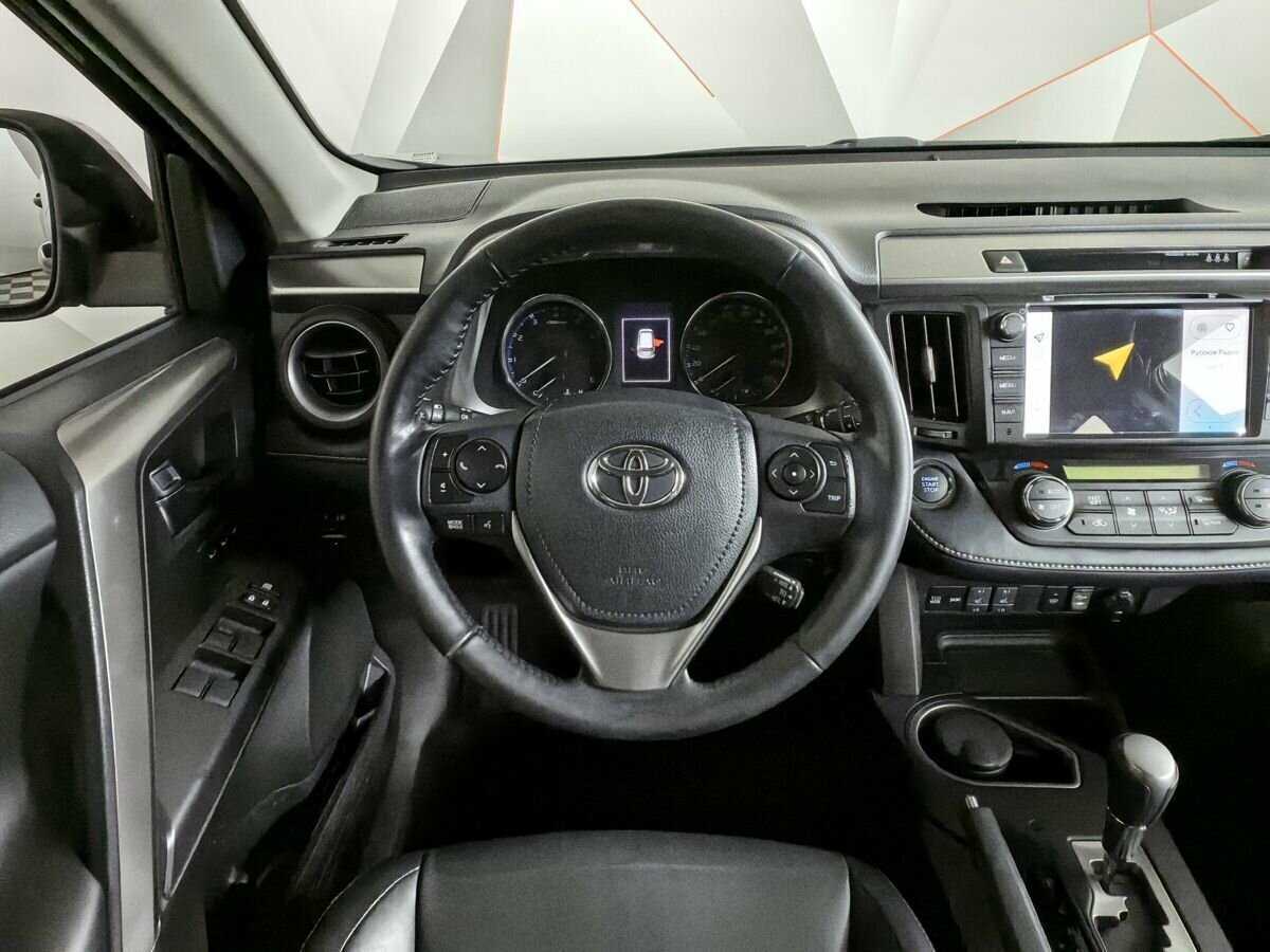 Toyota RAV4 с пробегом — 2018 год. Фото: #14