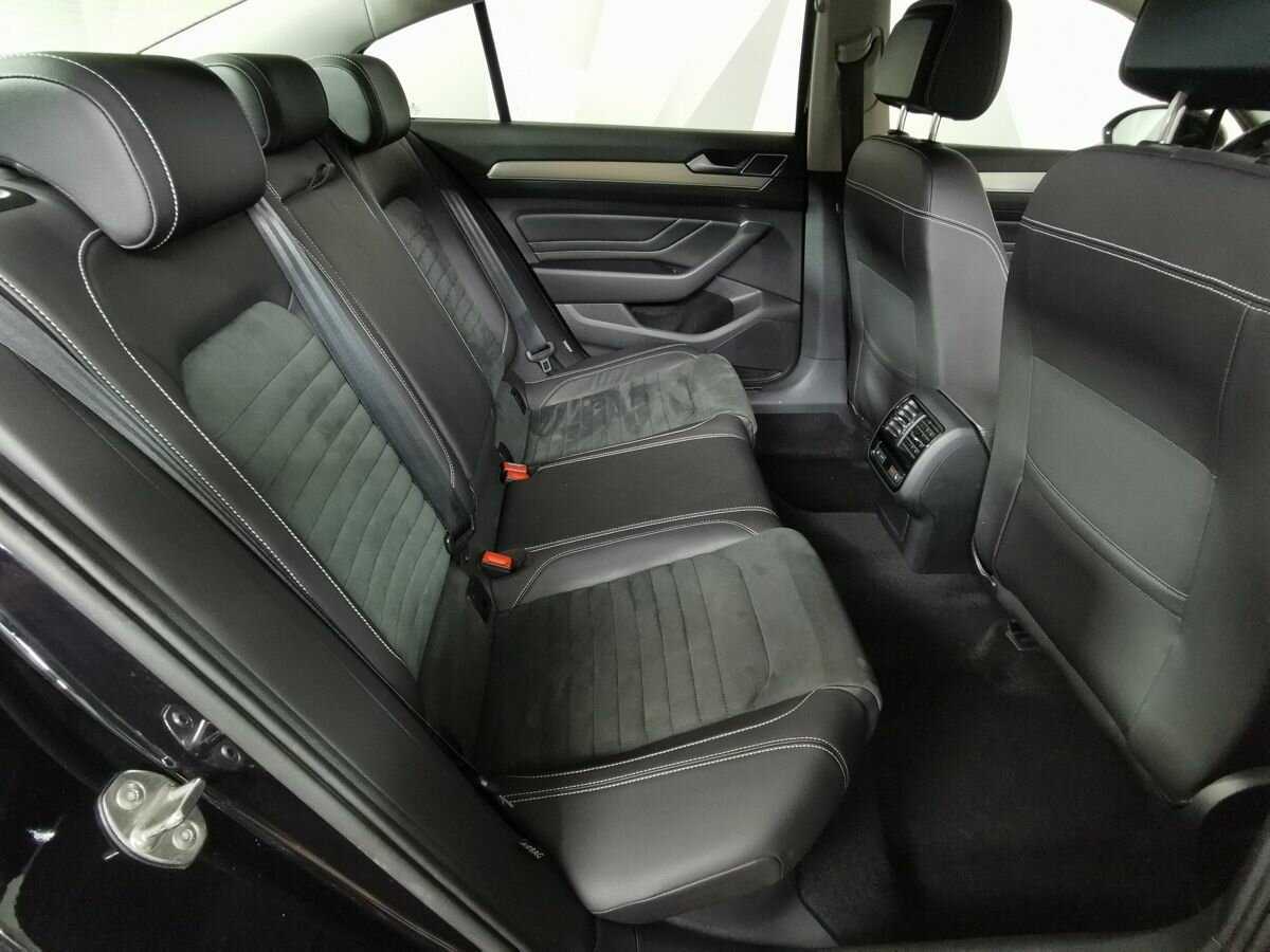 Volkswagen Passat с пробегом — 2021 год. Фото: #10