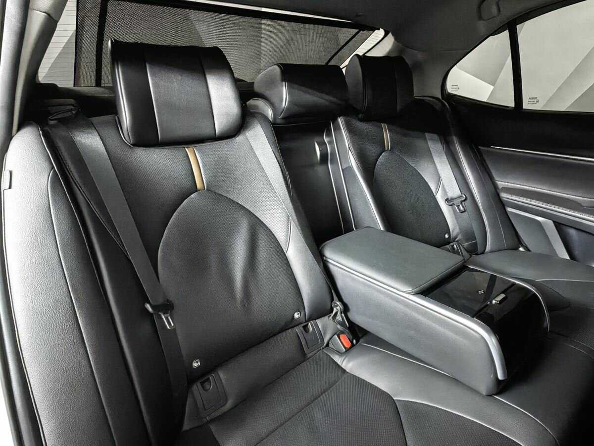 Toyota Camry с пробегом — 2020 год. Фото: #12