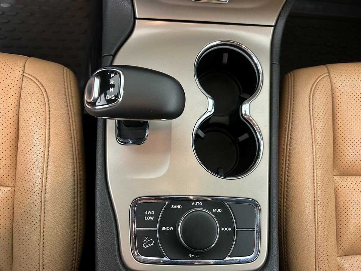 Jeep Grand Cherokee с пробегом — 2013 год. Фото: #12