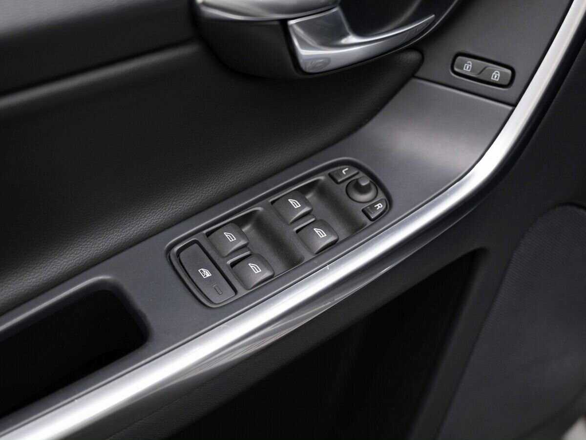 Volvo XC60 с пробегом — 2017 год. Фото: #17