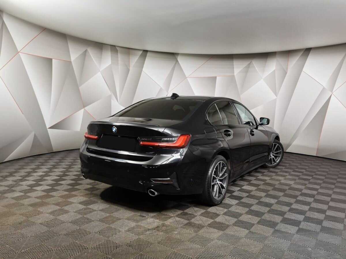 BMW 3 серии с пробегом — 2020 год. Фото: #1