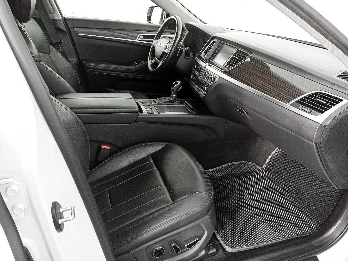 Hyundai Genesis с пробегом — 2016 год. Фото: #8