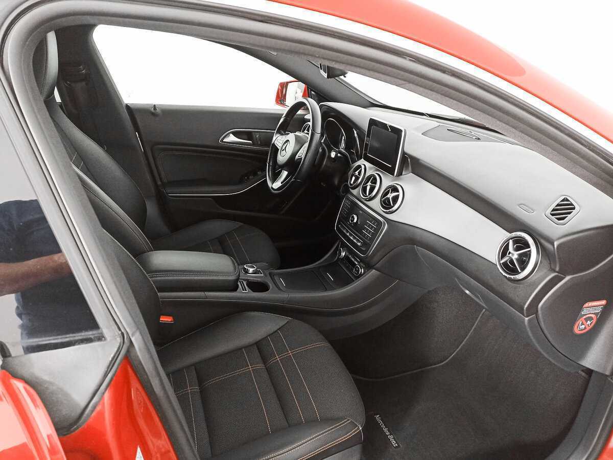 Mercedes-Benz CLA с пробегом — 2015 год. Фото: #8