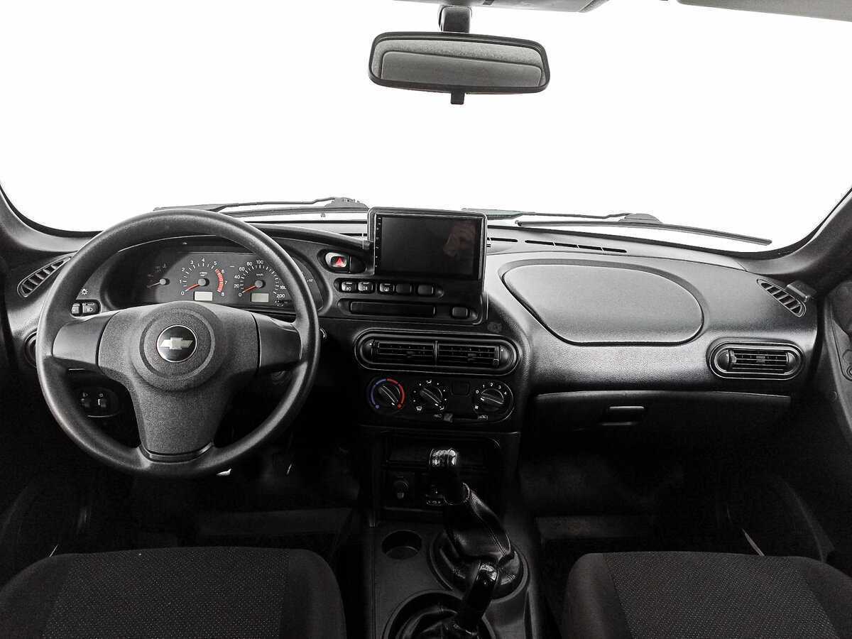 Chevrolet Niva с пробегом — 2015 год. Фото: #9